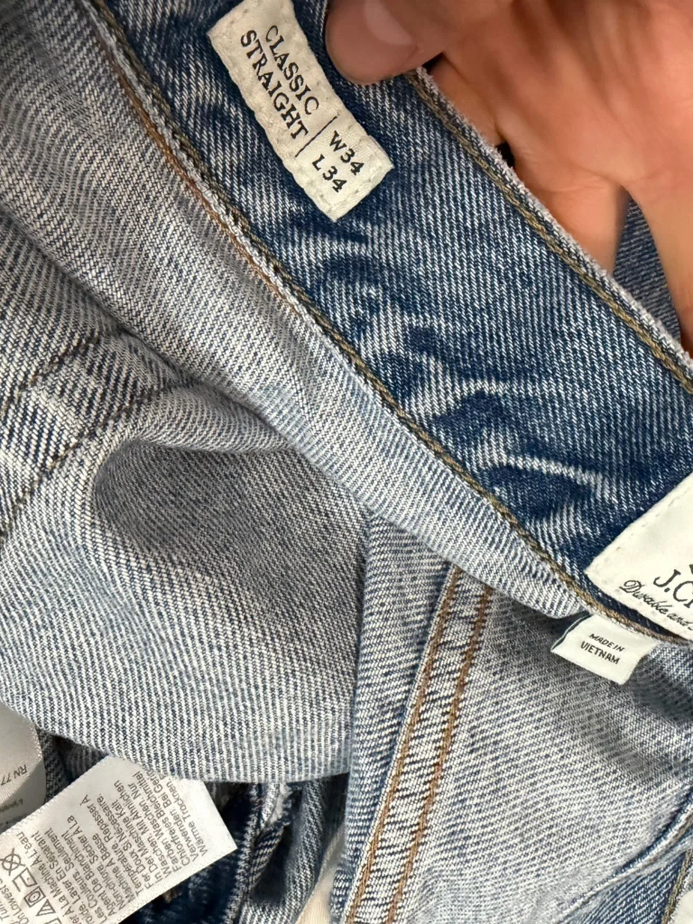 J crew Classic jean in light wash 34x30